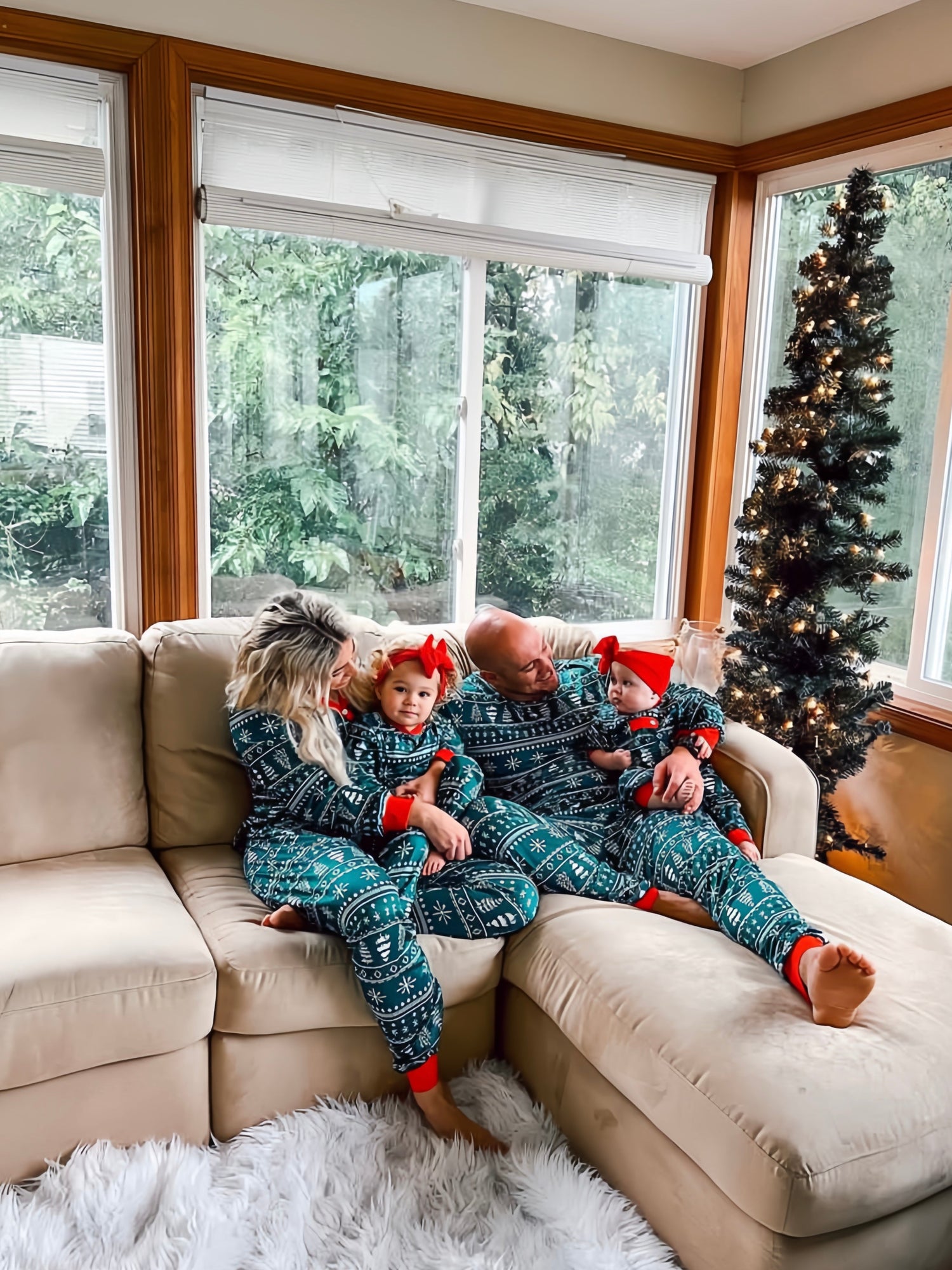 The 5 Best Christmas Morning Traditions to Pair With Your Family Pajama Set